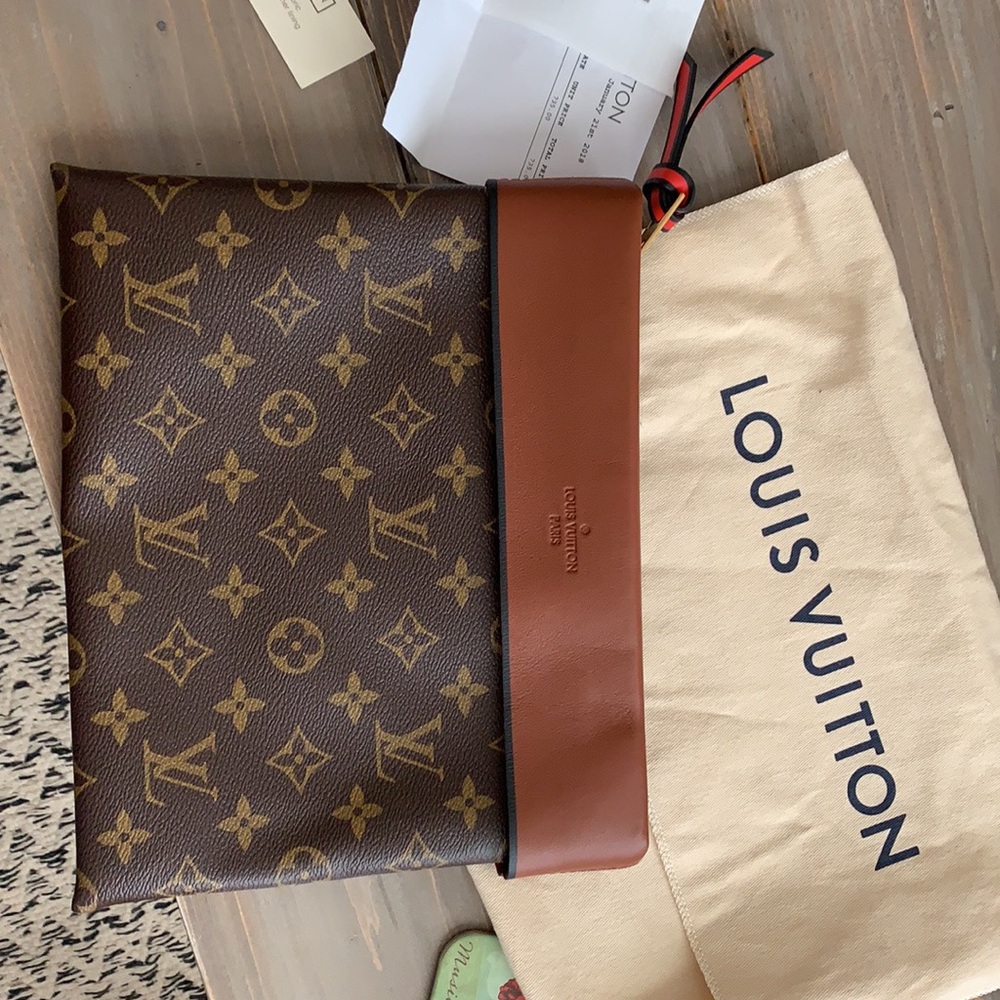 Louis Vuitton Tuileries Pochette Clutch